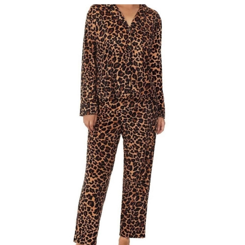 Donna Karan Velour Leopard Print Pajama Set women’s Small. Excellent Condition